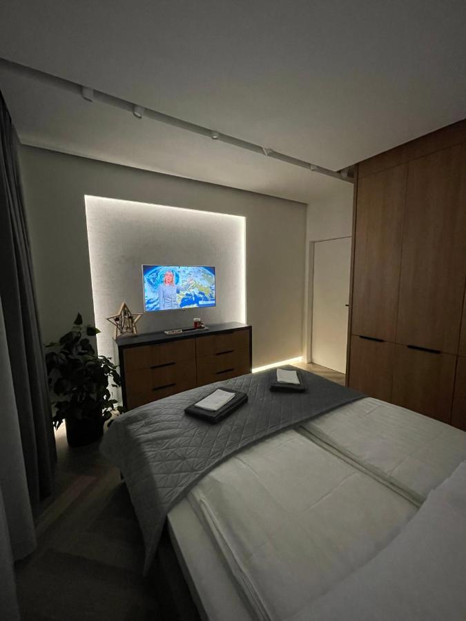 Luxury By The Lake Ap 25 Sibiu Exterior foto