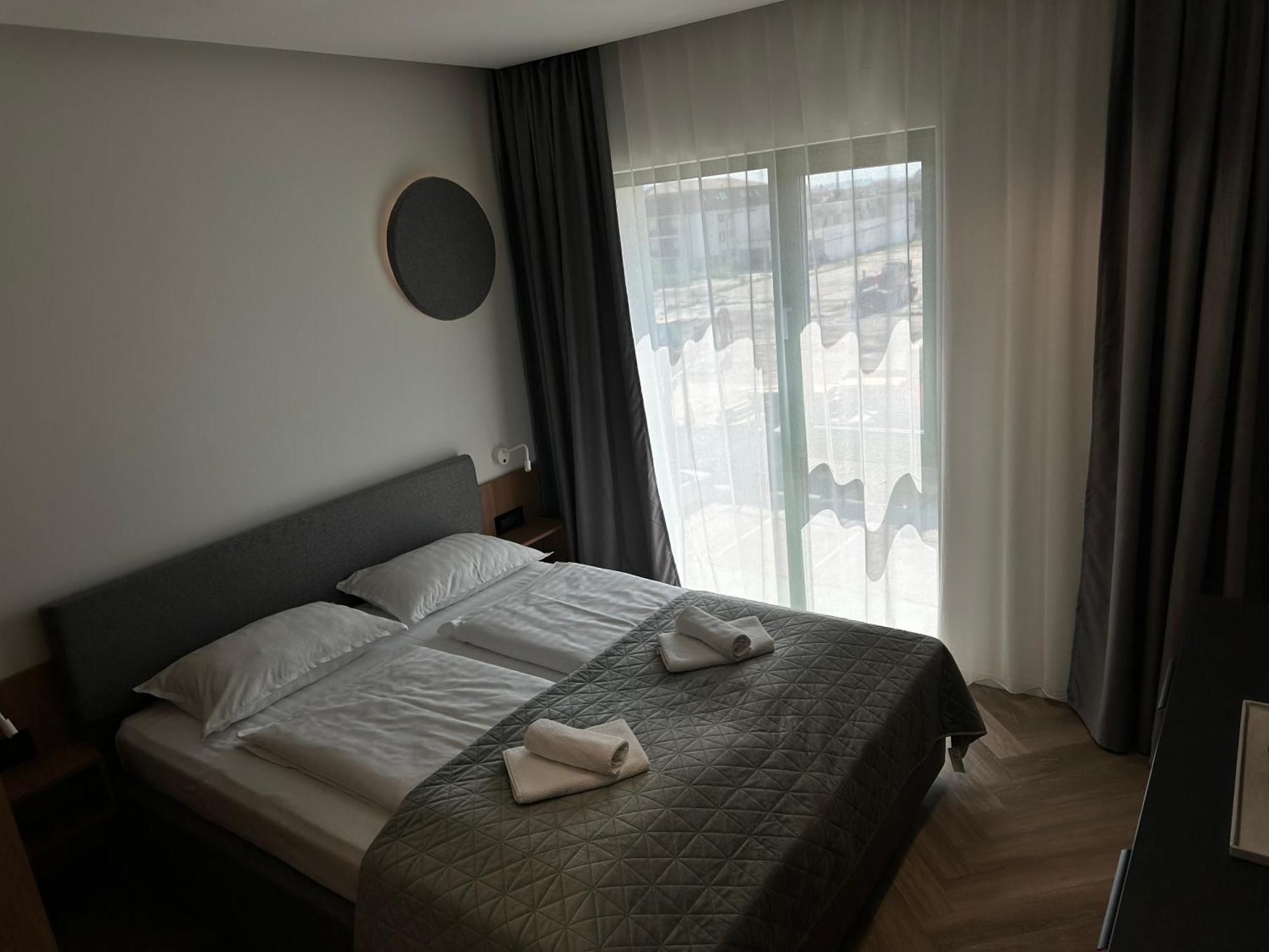 Luxury By The Lake Ap 25 Sibiu Exterior foto